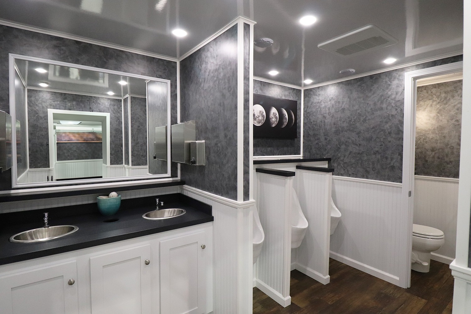 Bathroom Rentals